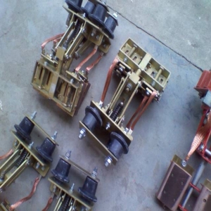 钢体滑线集电器  -扬州达瑞有限公司