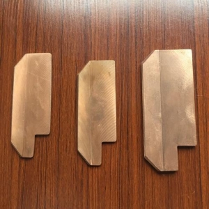 ​​​​​​​集电器碳刷块-扬州达瑞有限公司